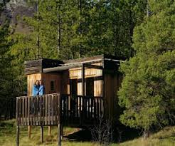 Découvrez l’expérience unique des cabanes dans les arbres en PACA