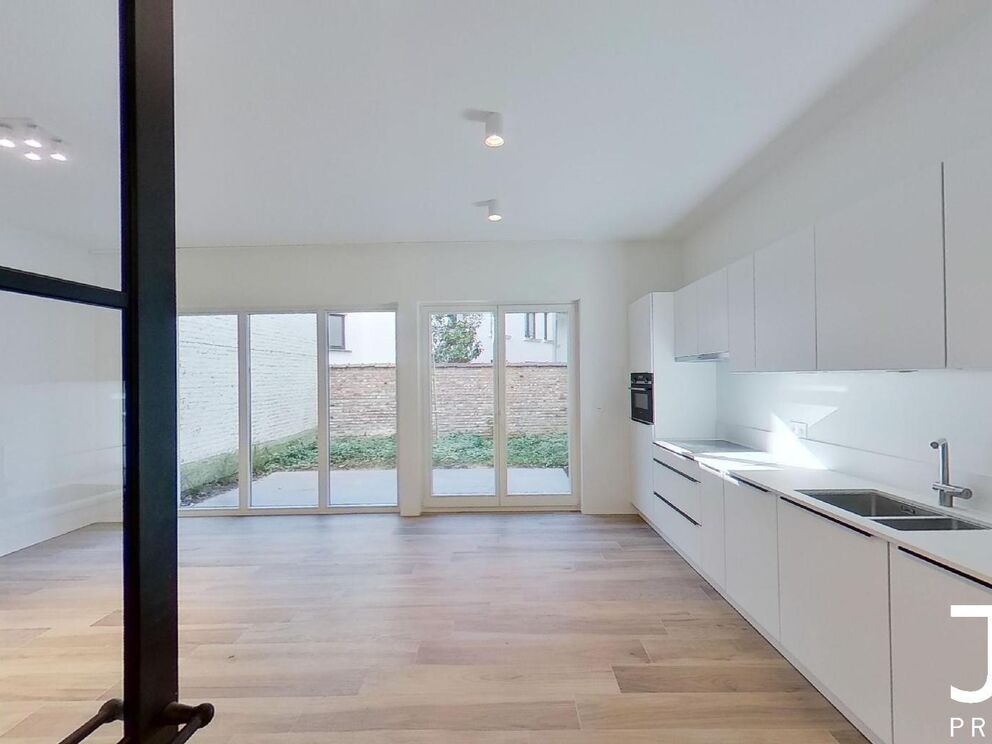 Superbe Duplex à Louer: Espace Spacieux et Confort Moderne