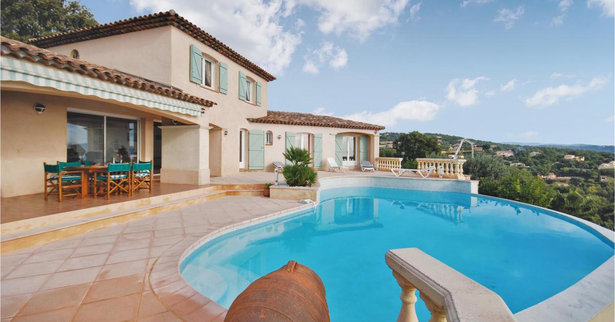 Escapade de Luxe : Séjour en Gîte avec Piscine Privée