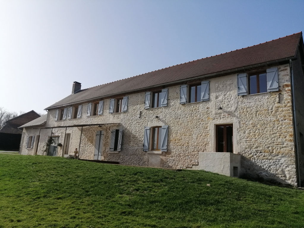 Location Gîte pour 25 Personnes : Vivez une Expérience Conviviale en Groupe!