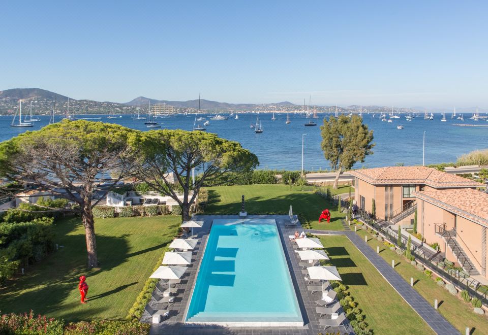 Découvrez l&rsquo;Élégance du Kube à Saint-Tropez