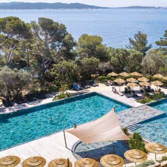 Luxueuse Résidence avec Piscine: Votre Oasis de Détente