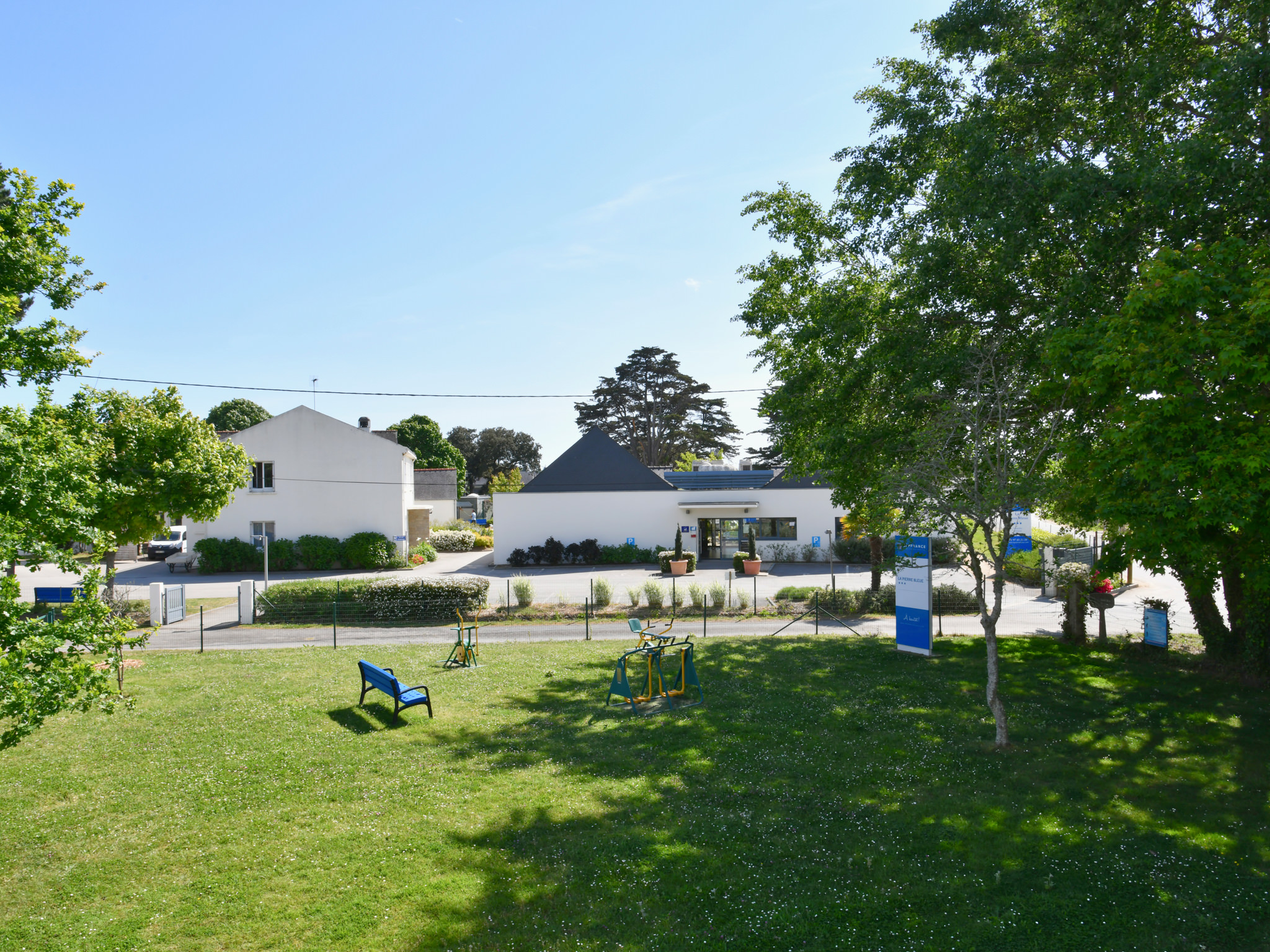 Découvrez le charme des villages vacances en pension complète